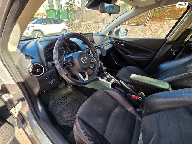 מודעת רכב מאזדה 2