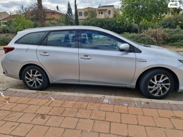 מודעת רכב טויוטה אוריס