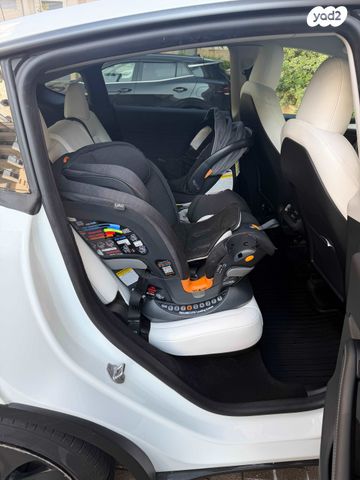 מודעת רכב טסלה מודל Y