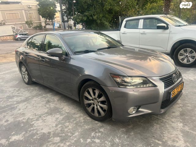 לקסוס GS