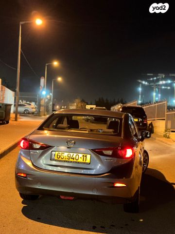 מודעת רכב מאזדה 3
