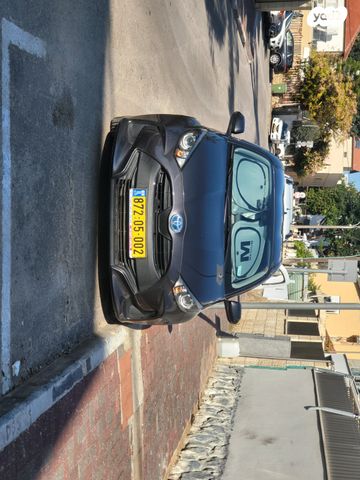 טויוטה יאריס