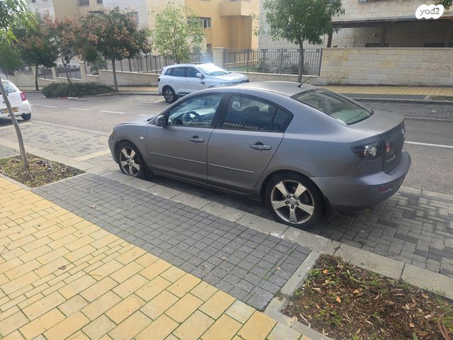 מודעת רכב מאזדה 3