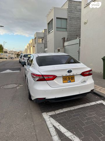 טויוטה קאמרי