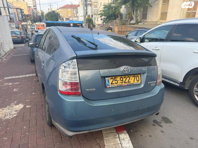 טויוטה פריוס