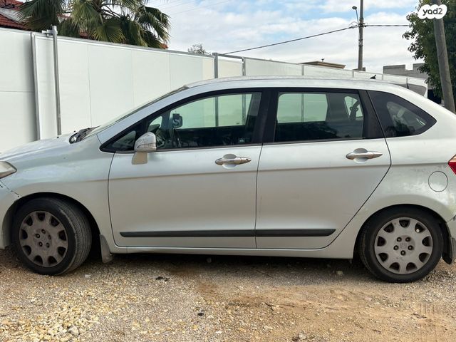 מודעת רכב הונדה FR-V