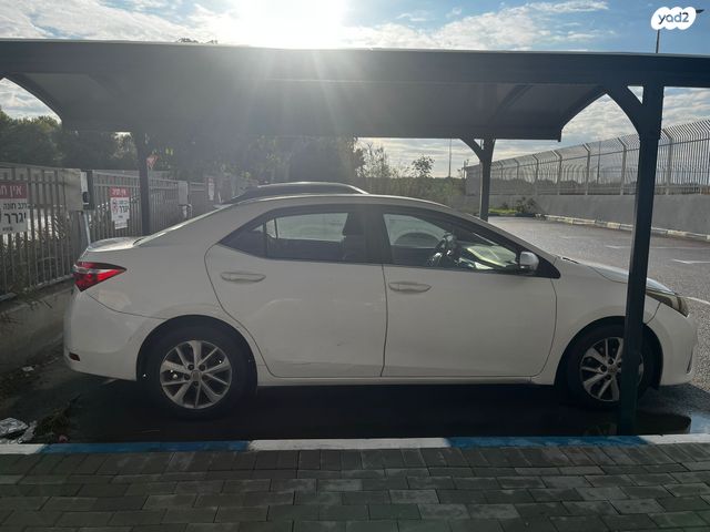 טויוטה קורולה