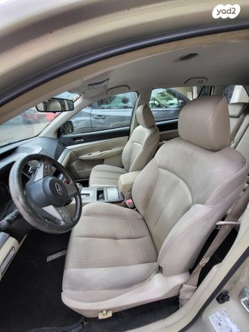 סובארו B4/לגאסי