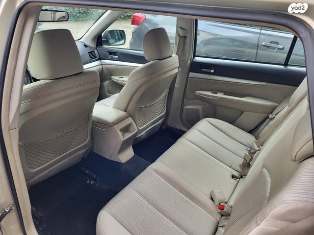 סובארו B4/לגאסי