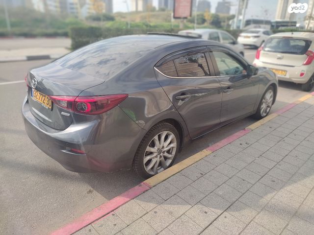 מודעת רכב מאזדה 3