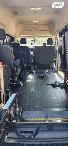 פורד טרנזיט קוסטום