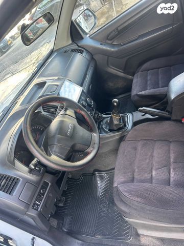 איסוזו די-מקס