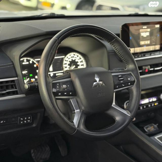 מיצובישי אאוטלנדר