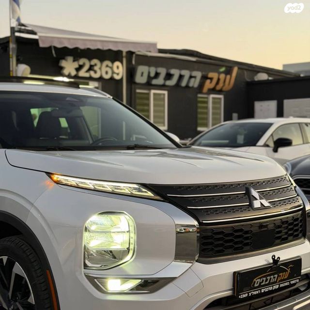 מיצובישי אאוטלנדר