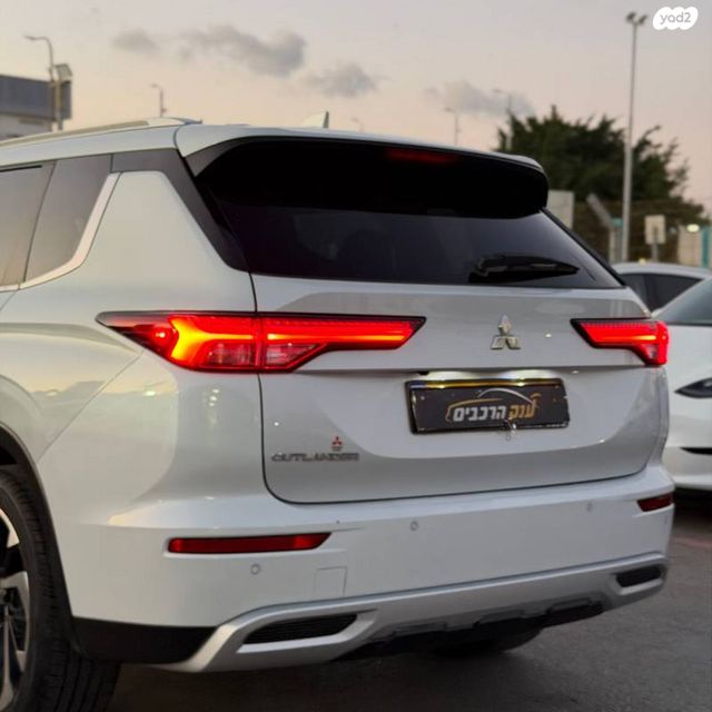 מיצובישי אאוטלנדר