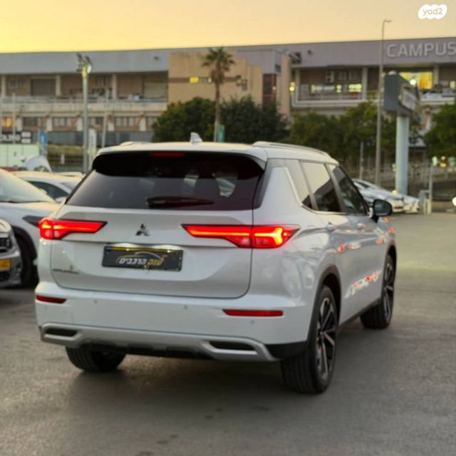 מיצובישי אאוטלנדר