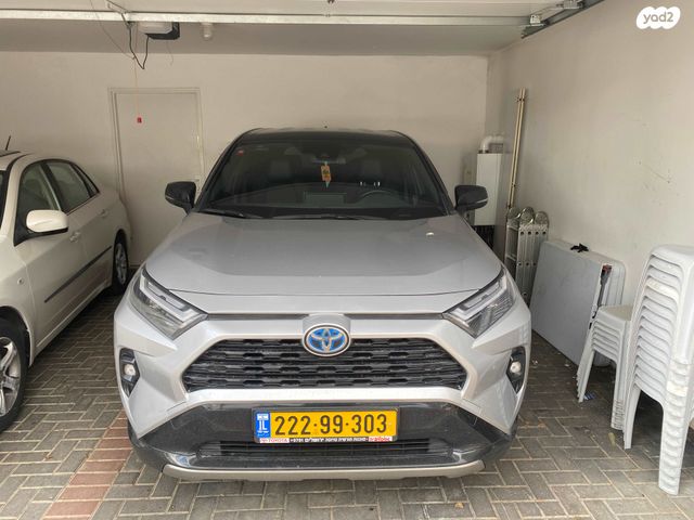 טויוטה RAV4