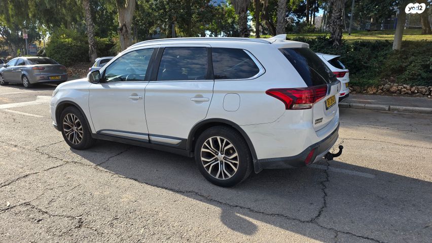 מיצובישי אאוטלנדר