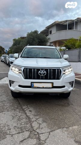 טויוטה לנד קרוזר