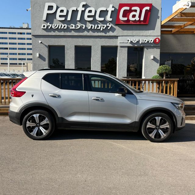 וולוו XC40