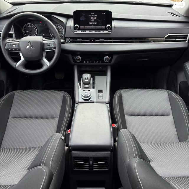 מיצובישי אאוטלנדר