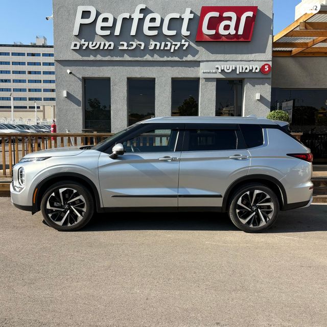 מיצובישי אאוטלנדר