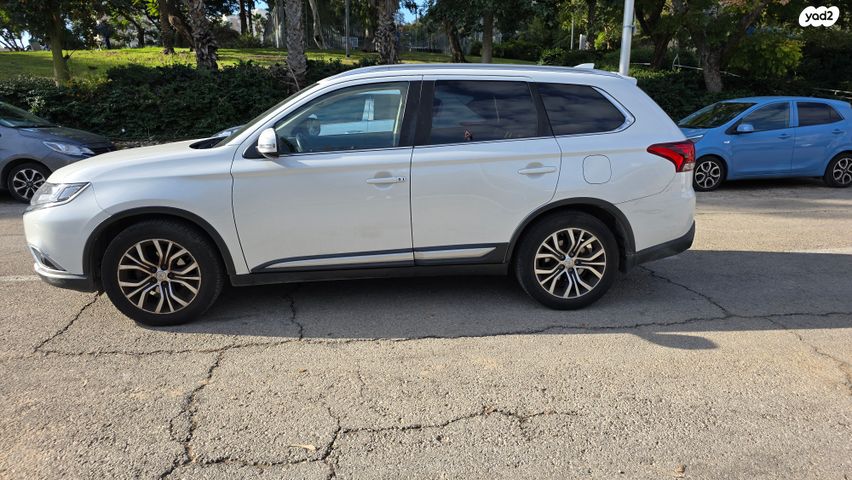 מיצובישי אאוטלנדר