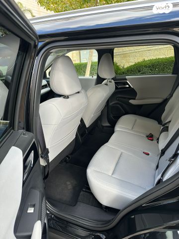 מיצובישי אאוטלנדר