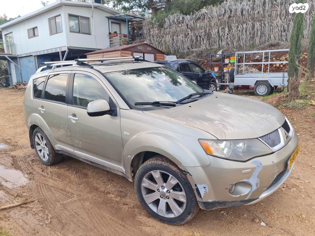 מיצובישי אאוטלנדר