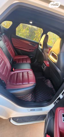 מודעת רכב אם ג'י EHS PHEV