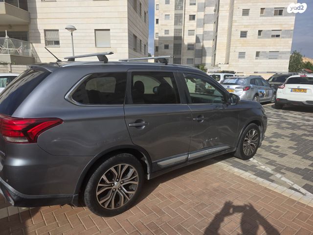 מיצובישי אאוטלנדר