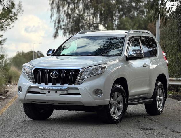 טויוטה לנד קרוזר