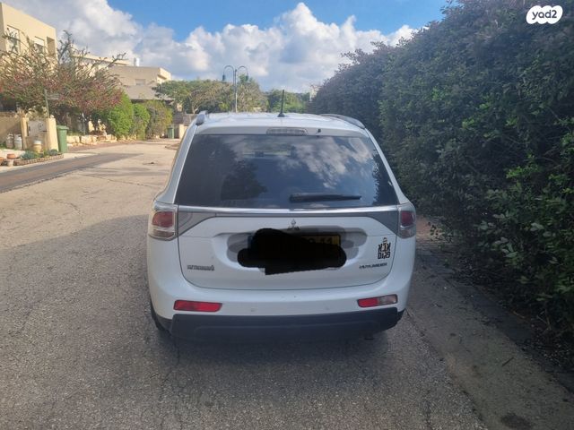 מיצובישי אאוטלנדר