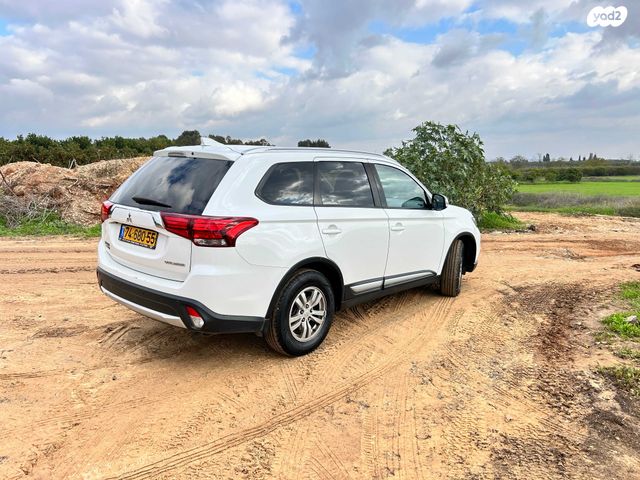 מיצובישי אאוטלנדר