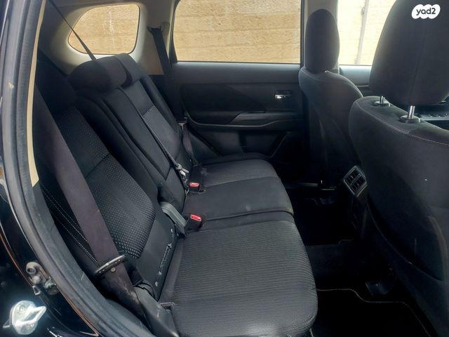 מיצובישי אאוטלנדר