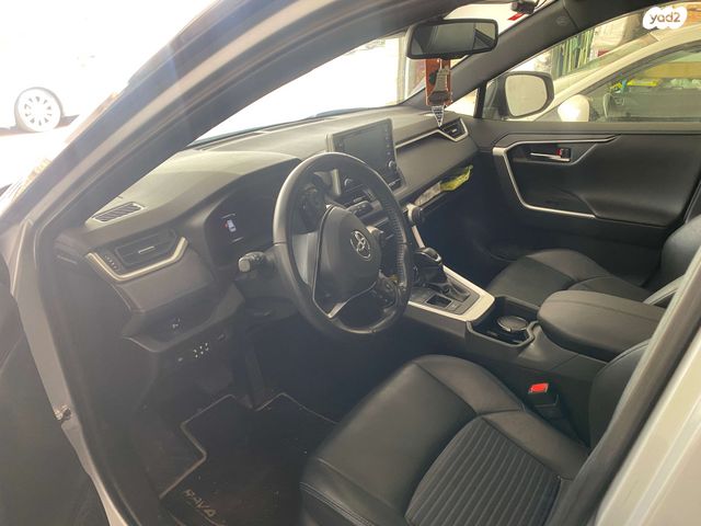 מודעת רכב טויוטה RAV4