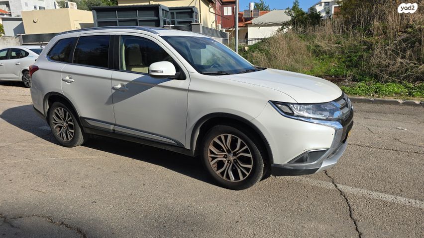 מיצובישי אאוטלנדר