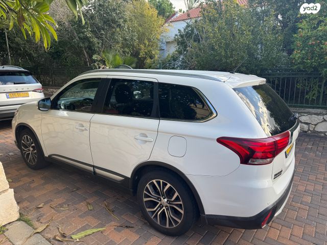 מיצובישי אאוטלנדר