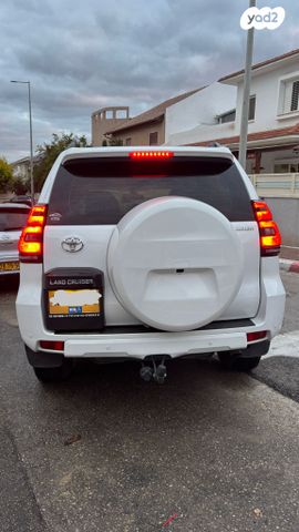 טויוטה לנד קרוזר