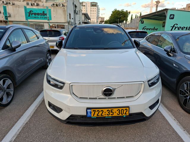 מודעת רכב וולוו XC40