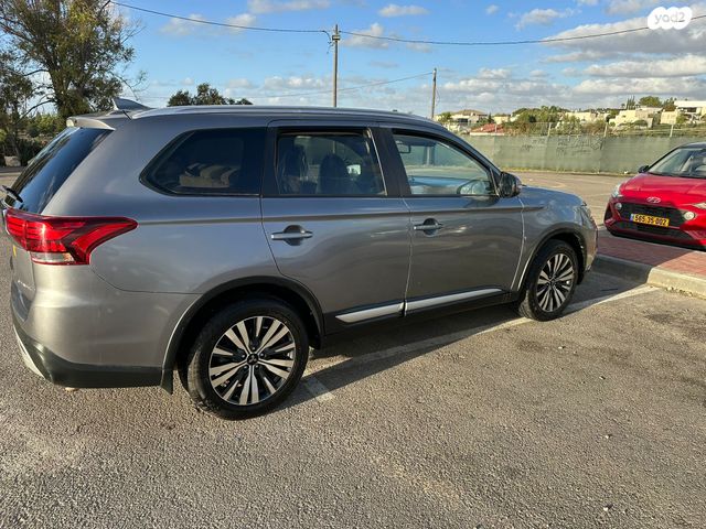 מיצובישי אאוטלנדר