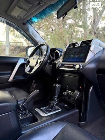 טויוטה לנד קרוזר