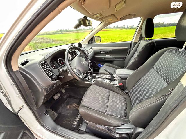 מיצובישי אאוטלנדר