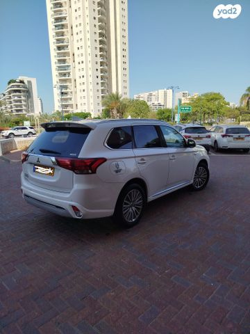 מיצובישי אאוטלנדר