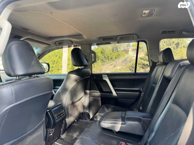 טויוטה לנד קרוזר