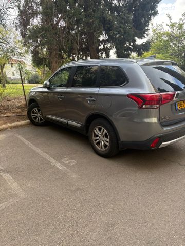 מיצובישי אאוטלנדר