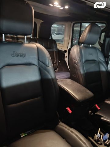 מודעת רכב ג'יפ רנגלר