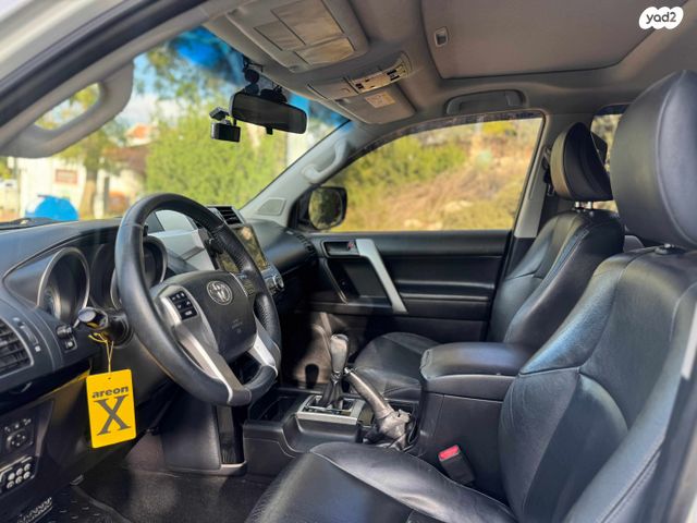 טויוטה לנד קרוזר