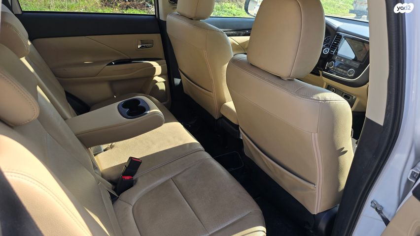 מיצובישי אאוטלנדר