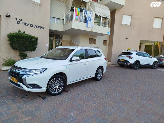 מיצובישי אאוטלנדר